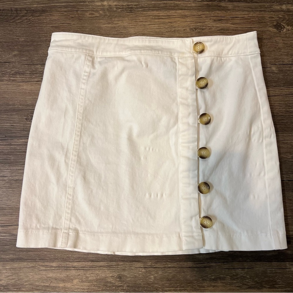 Forever 21 Women’s Soft Velvety Stretch Denim Button Up Front White Mini Skirt M - Picture 3 of 9